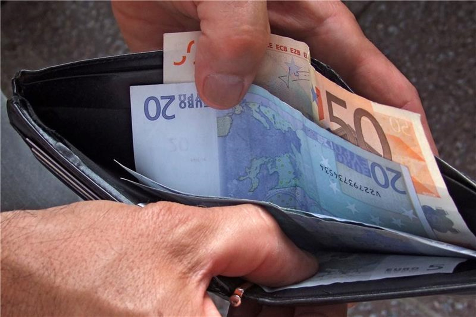 Die Schuldnerberatung hilft, die eigenen Finanzen dauerhaft in den Griff zu bekommen.